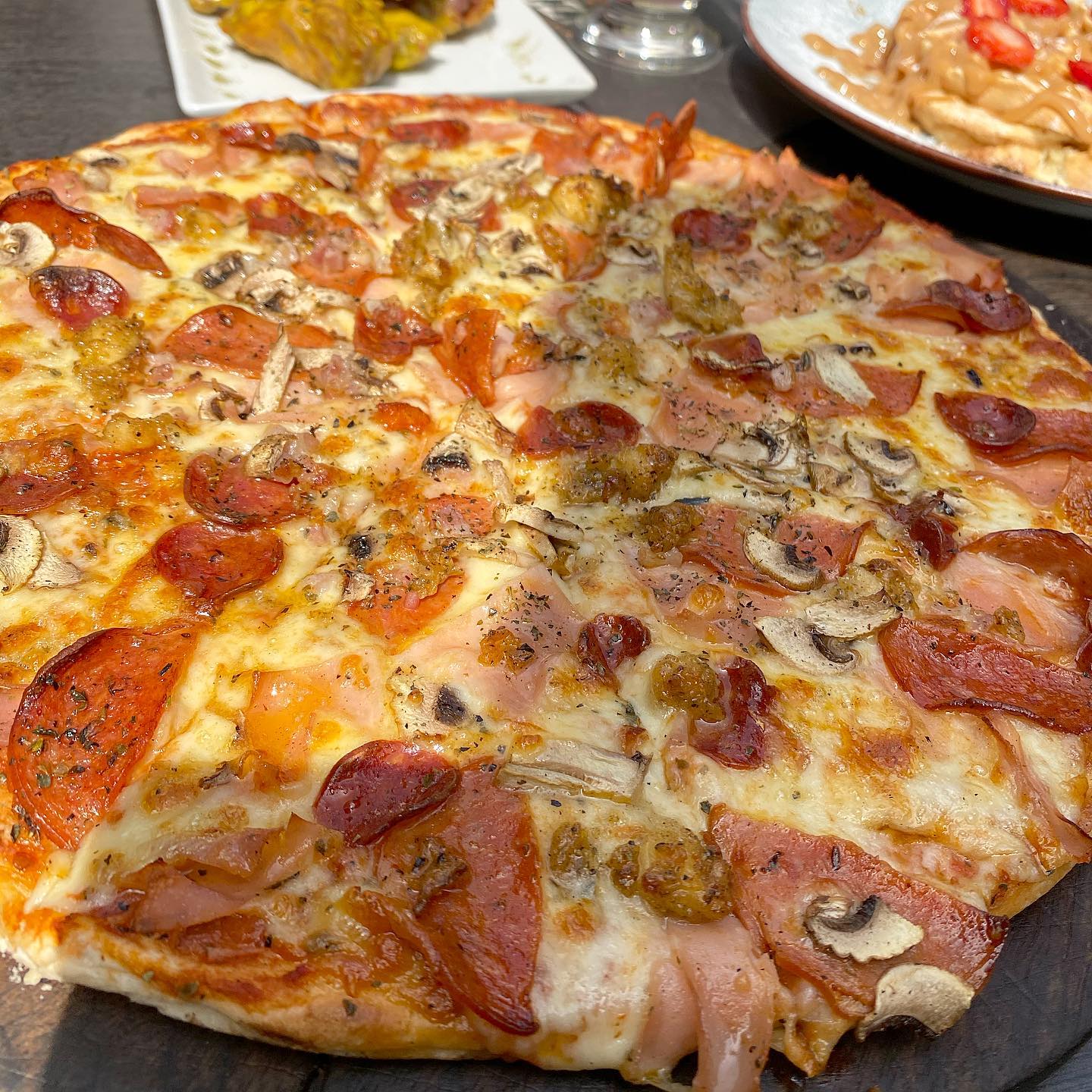 PIAZZA – Restobar Pizzería